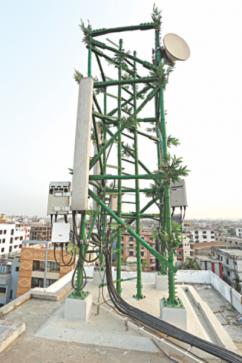 竹でできた通信タワー