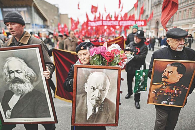 ボルシェビキ革命：ロシアは、100年を記念して、