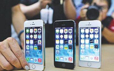 Appleは老化したiPhoneを遅くすると言って訴訟に直面する