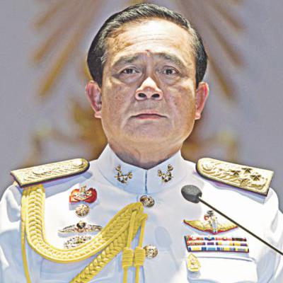 タイの政権は政治の禁止を持ち上げると言います