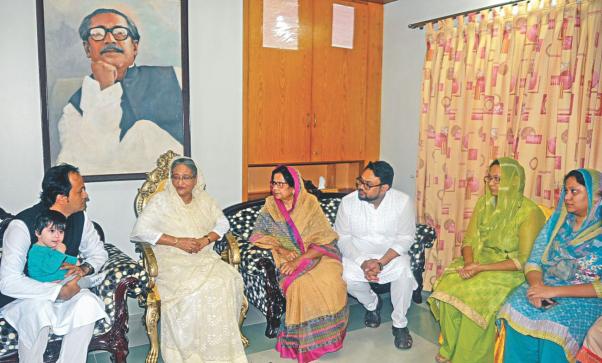 PMはMohiuddin Chyの住居を訪問する