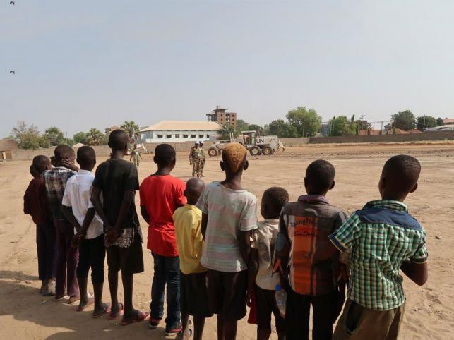 南スーダンのサッカー場改修