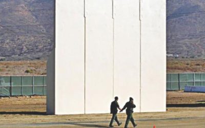 トランプはメキシコの国境の壁にトップの補佐官に反対する