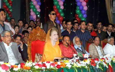 BNP議長のKhaleda Ziaはディスカッションで話す
