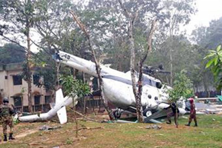 クウェート軍隊長のヘリ、バングラで墜落