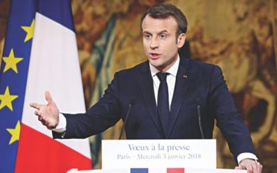 Macronは偽のニュースと戦う法律を策定する