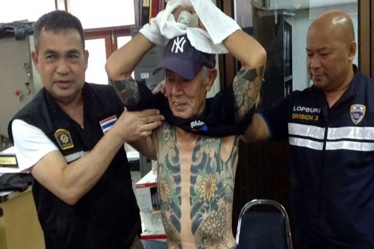 Facebookのポストは、タイの警官nabのヤクザのボスを助ける
