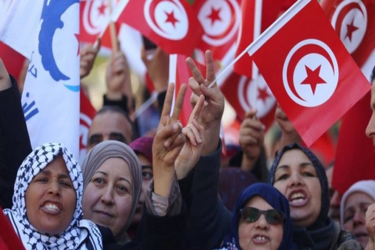 チュニジアは新しい抗議の中で改革を誓う