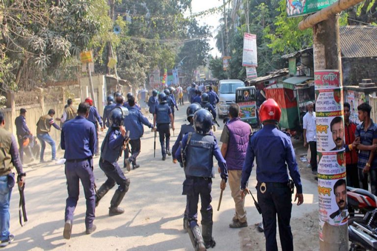 警察 –  BNPの男性はPabnaで10の痛みを傷つける