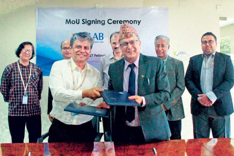 ネパールのSurkhetの中西部大学とULABがMoUに署名