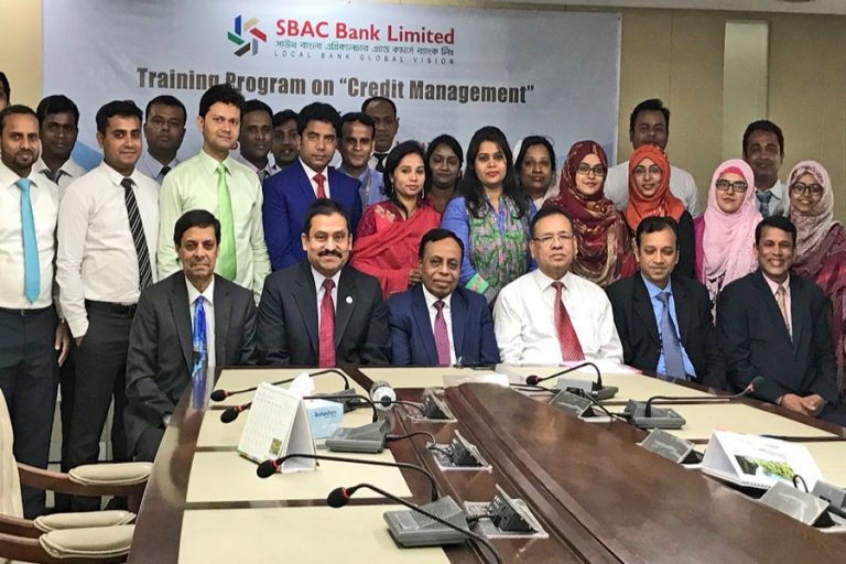 SBAC銀行の5日間の与信管理トレーニングプログラムの参加者