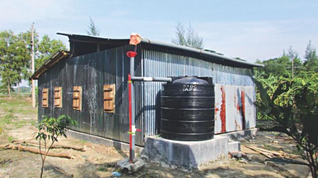 雨水の貯蔵はPatuakhali水危機を緩和する