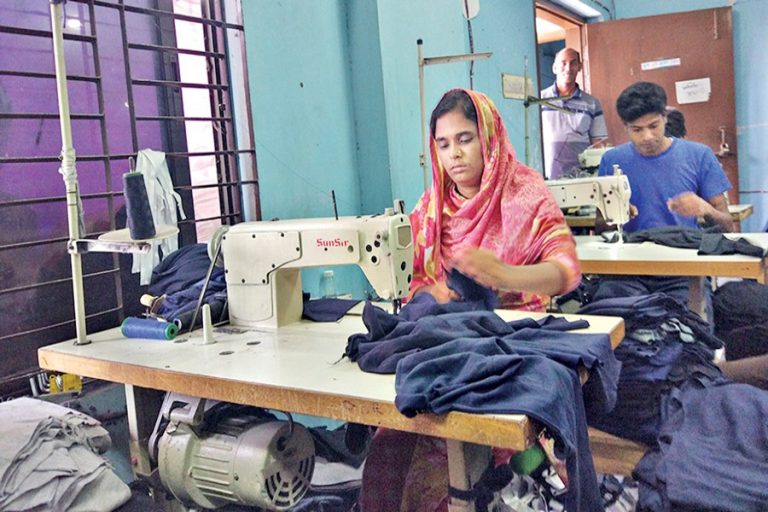 パブナで衣類廃棄物を現金化する中小企業