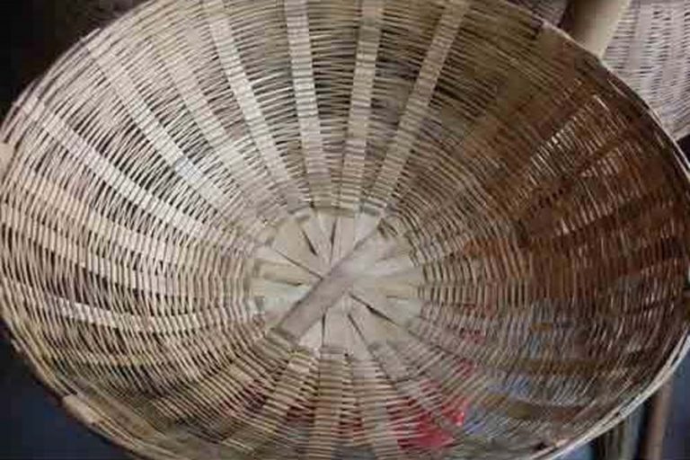 Rajshahi地域の竹のバスケットの需要が増加