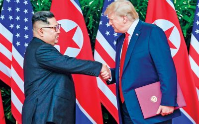 北朝鮮の金正日（キム・ジョンウン）大統領とドナルド・トランプ大統領の握手