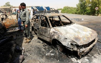 アフガニスタンの自爆攻撃で死ぬ12人