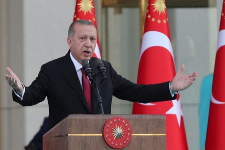 Erdoganは新しい権限で誓いを出し、息子の名前はFM