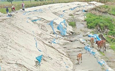 Dhepa川堤防修理の不規則