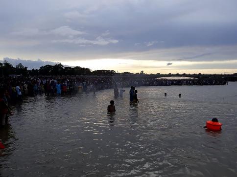 5人の10代のサッカー選手がCox's Bazarで溺れる