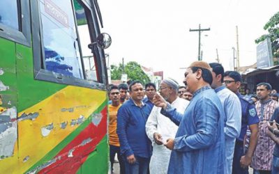 Ranga国務長官はRangpur道路の免許を点検する