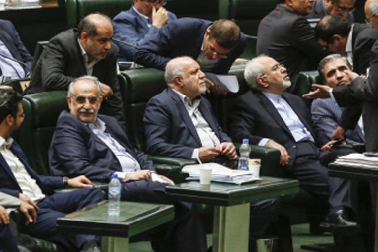イラン議会、財務大臣を辞任