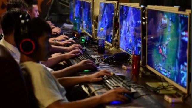 遅れた賃金、より低い利益：中国のゲーム会社は、