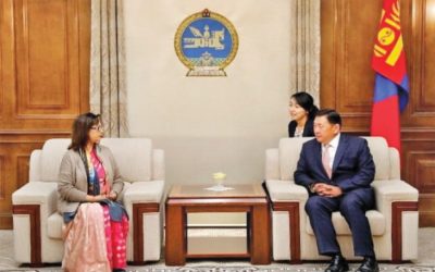 バングラデシュへのモンゴルの名誉領事とWEAB Nasreen Fatema Awalの大統領