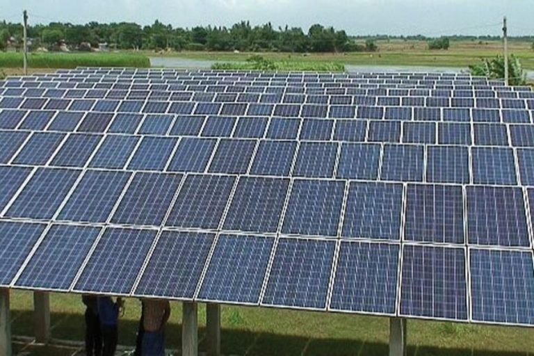 13,000人の「炭」村人が太陽光発電ネットワークの下に来る