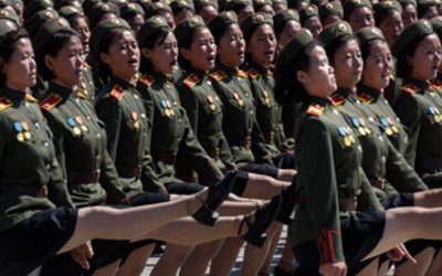 北朝鮮は弾道ミサイルなしでパレードを開く