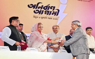 Azam J. Chowdhuryが首相から「民間セクターで最高のLPGオペレーター –  2018」賞を受賞