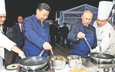 ロシア、中国は力のショーで