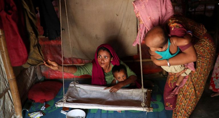 ロヒンギャ難民：女性は虐待のリスク、健康問題に直面している