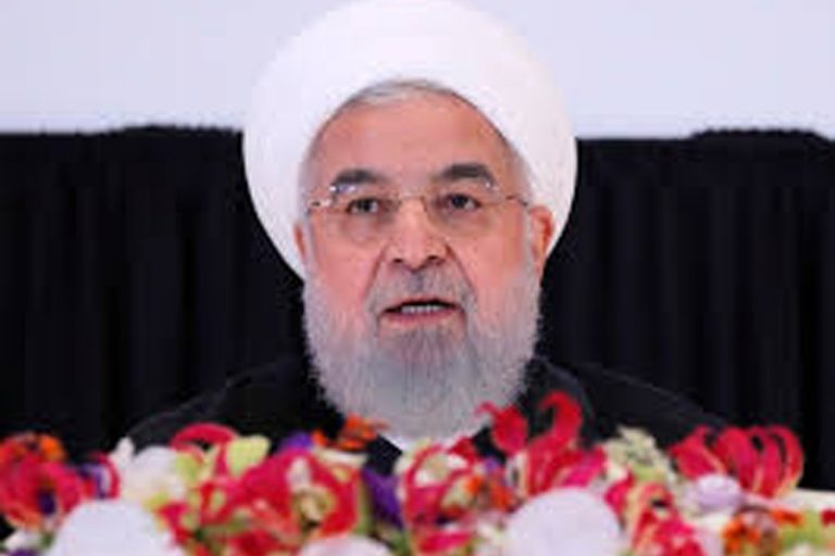 イランで「政権交代」を求める米国、ルハニ氏