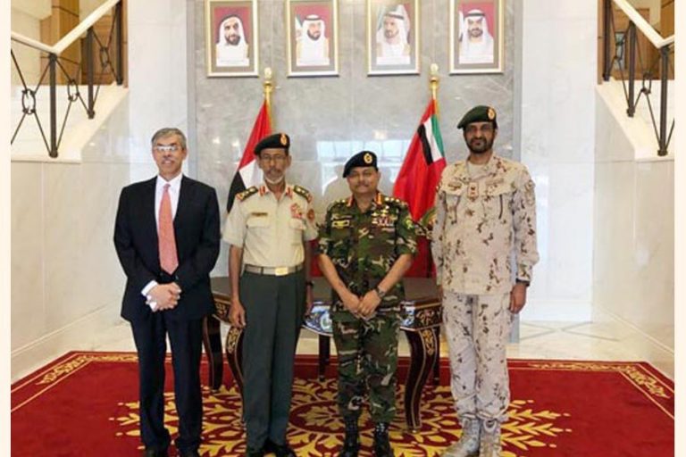 武装勢力がアラブ首長国連邦軍の長官を呼び出す