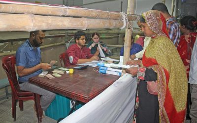 Suad Garmentsは工場労働者に会費を支払う