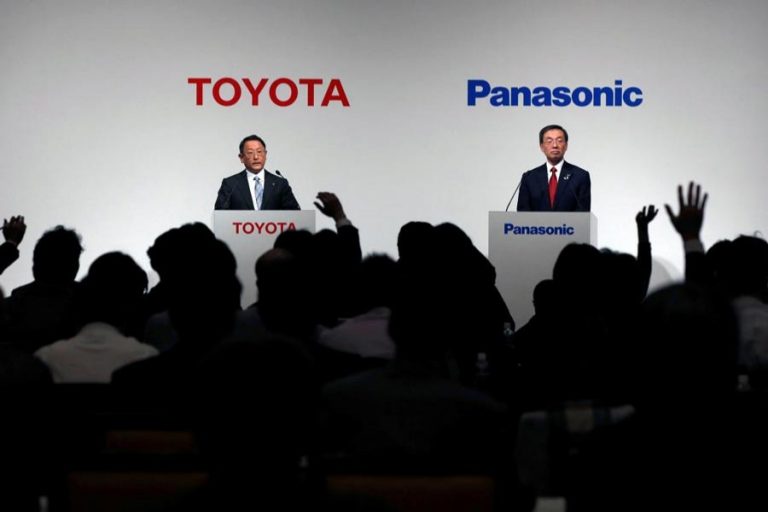 トヨタ、パナソニックは2020年にEVバッテリーを設定する