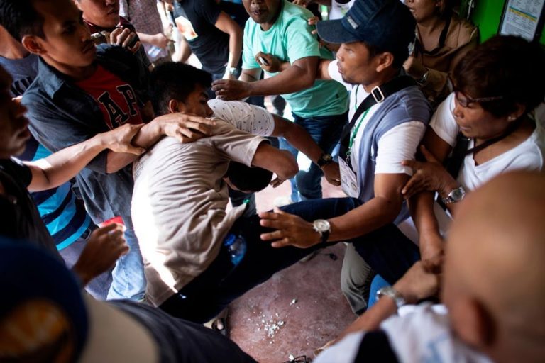 フィリピンのイスラム教徒は不安を終わらせるために自治に投票する