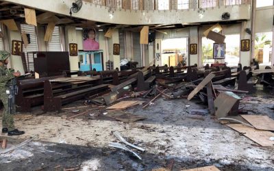 フィリピンの大聖堂で爆弾が爆発し、20人が死亡