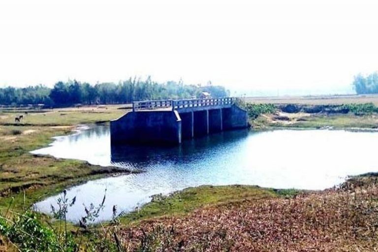 Shantipurに建てられたプッカ橋