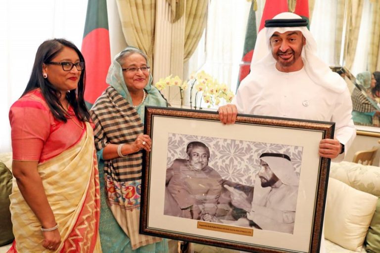Sheikh Hasinaがバンガバンドゥの珍しい写真を発表