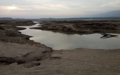 ジャドカタ川の部分的な景色
