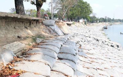 スルマ川岸の防護工事の不規則性が主張されている