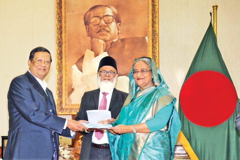 Shahjalal Islami BankがTkを寄付しました。首相の福祉基金に1000万ドル