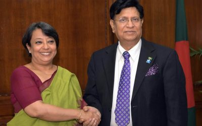 「インド – バングラは隣人の役割モデルを結び付ける」