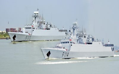 海軍の2つの新しい軍艦がCtgに到着