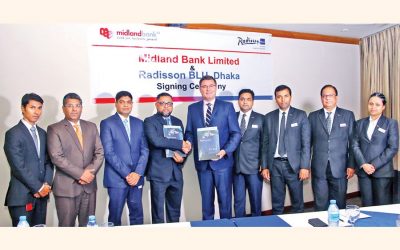 Midland BankとRadisson Blu Dhakaの間の契約の印