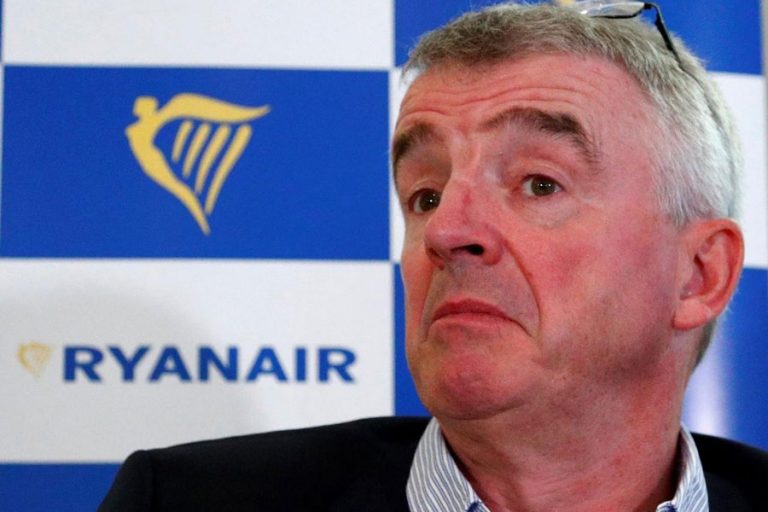 RyanairはボーイングMAXの遅れの2020年の成長計画を半分にする