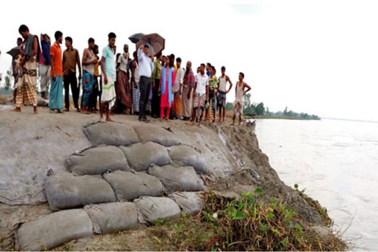 Teestaによる侵食はRangpur地区の洪水の後退と深刻なターンを取ります