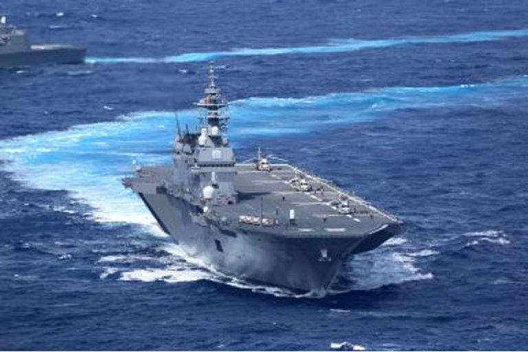 軍艦は軍の役割を拡大するために日本の動きを示します