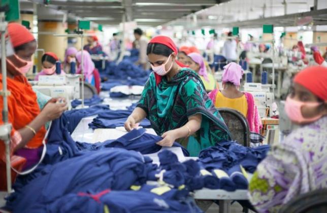 既製服部門の女性労働者減少